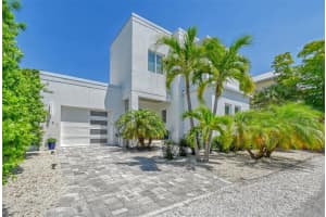 1691 DEVONSHIRE LANE, SARASOTA, FL 34236 Sold 10/15/24