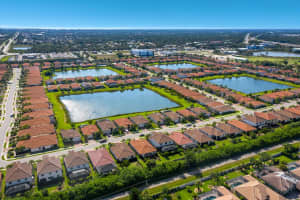 19392 BLUFF DRIVE, VENICE, FL 34292 Sold 10/18/24
