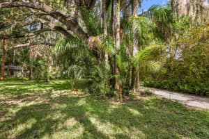 3301 BAY SHORE ROAD, SARASOTA, FL 34234 - MLS#MFRA4613341