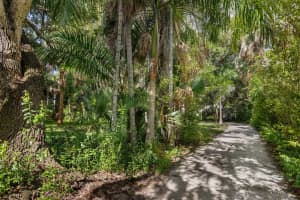 3301 BAY SHORE ROAD, SARASOTA, FL 34234 - MLS#MFRA4613341