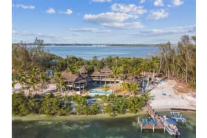 7147 La Lenaire Dr, LONGBOAT KEY