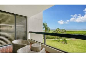 1930 HARBOURSIDE DRIVE, LONGBOAT KEY, FL 34228 Sold 01/31/25
