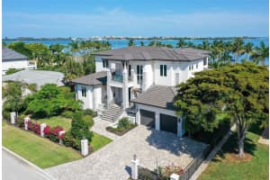 121 SEAGULL LANE, SARASOTA, FL 34236 Sold 08/15/25