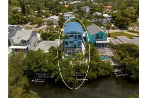 472 ISLAND CIRCLE, SIESTA KEY, FL 34242 Sold 11/13/24