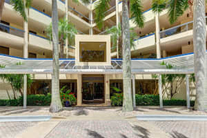 1930 HARBOURSIDE DRIVE, LONGBOAT KEY, FL 34228 Sold 09/25/24