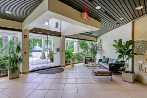1930 HARBOURSIDE DRIVE, LONGBOAT KEY, FL 34228 Sold 09/25/24