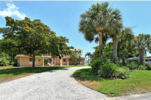 3225 DUNCAN WAY, SARASOTA, FL 34239 Sold 07/28/25