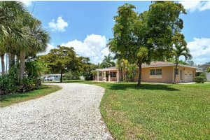 3225 DUNCAN WAY, SARASOTA, FL 34239 Sold 07/28/25