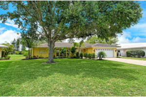 2307 CASS STREET, SARASOTA, FL 34231 Sold 08/08/24