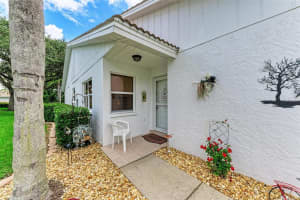 5834 GARDEN LAKES DRIVE, BRADENTON, FL 34203 Sold 11/15/24
