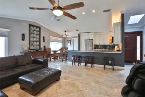 8220 COUNTRY OAKS COURT, SARASOTA, FL 34243 Sold 07/31/24