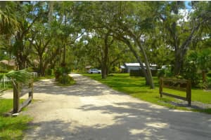 8425 COASH ROAD, SARASOTA, FL 34241 Sold 12/20/24