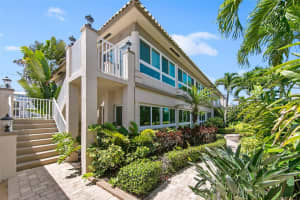 5900 MIDNIGHT PASS ROAD, SARASOTA, FL 34242 Sold 10/16/24