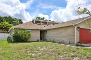 8223 COUNTRY OAKS COURT, SARASOTA, FL 34243 Sold 01/24/25