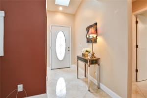 8223 COUNTRY OAKS COURT, SARASOTA, FL 34243 Sold 01/24/25