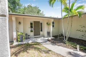 135 ADAIR AVENUE, SARASOTA, FL 34243 Sold 01/24/25