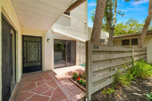 516 LAKESIDE DRIVE, BRADENTON, FL 34210 Sold 03/31/25