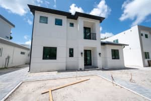2440 FLOYD STREET, SARASOTA, FL 34239 - MLS#MFRA4614800
