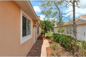 1960 BURGOS DRIVE, SARASOTA, FL 34238 Sold 08/05/24