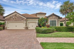 7031 WHITTLEBURY TRAIL, LAKEWOOD RANCH, FL 34202 Sold 09/23/24