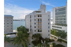 306 GOLDEN GATE POINT, SARASOTA, FL 34236 Sold 04/14/25