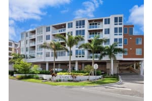 1035 SEASIDE DRIVE, SARASOTA, FL 34242 Sold 09/09/24