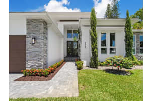 1554 EASTBROOK DRIVE, SARASOTA, FL 34231 Sold 09/25/24