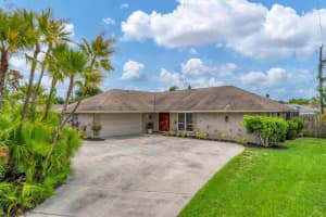 3740 PIN OAKS STREET, SARASOTA, FL 34232 Sold 08/22/24