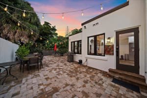517 MADISON COURT, SARASOTA, FL 34236 Sold 12/05/24