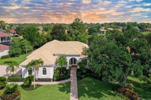 8015 ROYAL BIRKDALE CIRCLE, LAKEWOOD RANCH, FL 34202 Sold 09/17/24