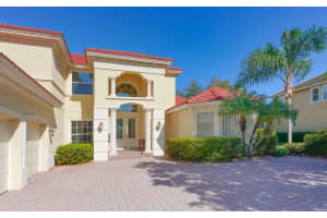 738 MACEWEN DRIVE, OSPREY, FL 34229 Sold 01/31/25