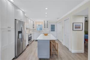 110 VISTA HERMOSA CIRCLE, SARASOTA, FL 34242 Sold 08/20/24