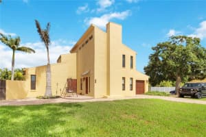 6515 Mauna Loa Blvd, SARASOTA
