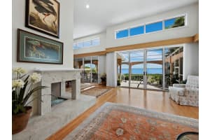 3514 MISTLETOE LANE, LONGBOAT KEY, FL 34228 Sold 09/17/24