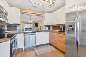 6786 SARASEA CIRCLE, SARASOTA, FL 34242 Sold 12/13/24