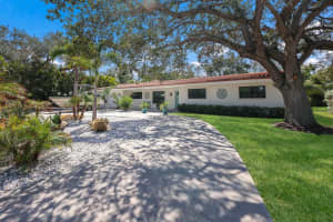 614 BUTTONWOOD DRIVE, LONGBOAT KEY, FL 34228 Sold 08/16/24