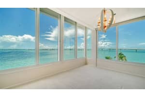400 GOLDEN GATE POINT, SARASOTA, FL 34236 Sold 08/29/24