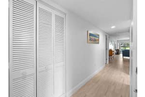 452 CERROMAR ROAD, VENICE, FL 34293 Sold 02/27/25