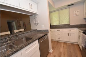 1720 GLENHOUSE DRIVE, SARASOTA, FL 34231 - MLS#MFRA4616550