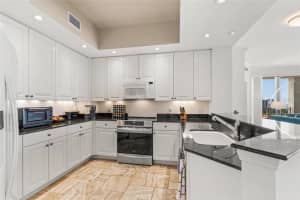 100 CENTRAL AVENUE, SARASOTA, FL 34236 Sold 08/28/24