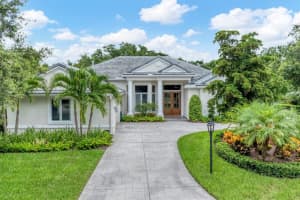 6935 CUMBERLAND TERRACE, UNIVERSITY PARK, FL 34201 Sold 05/16/25