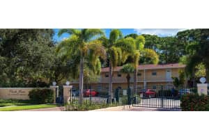 924 LA COSTA CIRCLE, SARASOTA, FL 34237 Sold 10/23/24