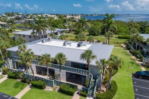600 MANATEE AVENUE, HOLMES BEACH, FL 34217 Sold 11/04/24