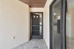 5607 AVISTA DRIVE, SARASOTA, FL 34243 Sold 03/31/25