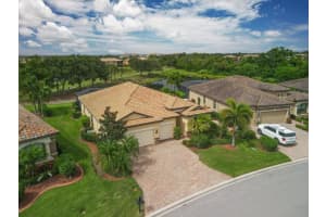 6422 WILLOWSHIRE WAY, BRADENTON, FL 34212 Sold 01/10/25