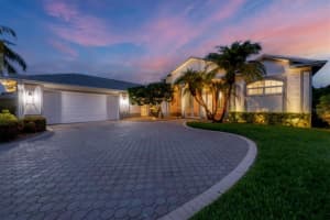 8907 GREY OAKS AVENUE, SARASOTA, FL 34238 Sold 09/12/24