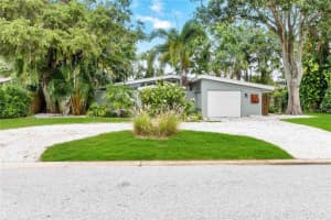 2277 SUNNYSIDE LANE, SARASOTA, FL 34239 Sold 10/25/24