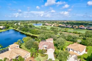 105 NEW BRITON COURT, BRADENTON, FL 34212 Sold 04/01/25