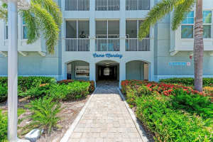 379 ARUBA CIRCLE, BRADENTON, FL 34209 Sold 12/11/24