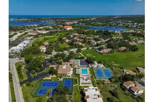 684 BIRD BAY DRIVE, VENICE, FL 34285 - MLS#MFRA4617793